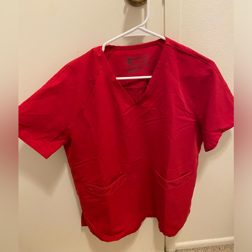 Red Figs Delma scrub top